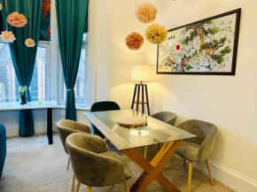 Glasgow Center/West End Apartment